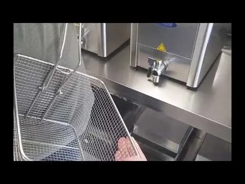 Deep Fryer - 2 x 16L - 2 Baskets - with Drain Tap