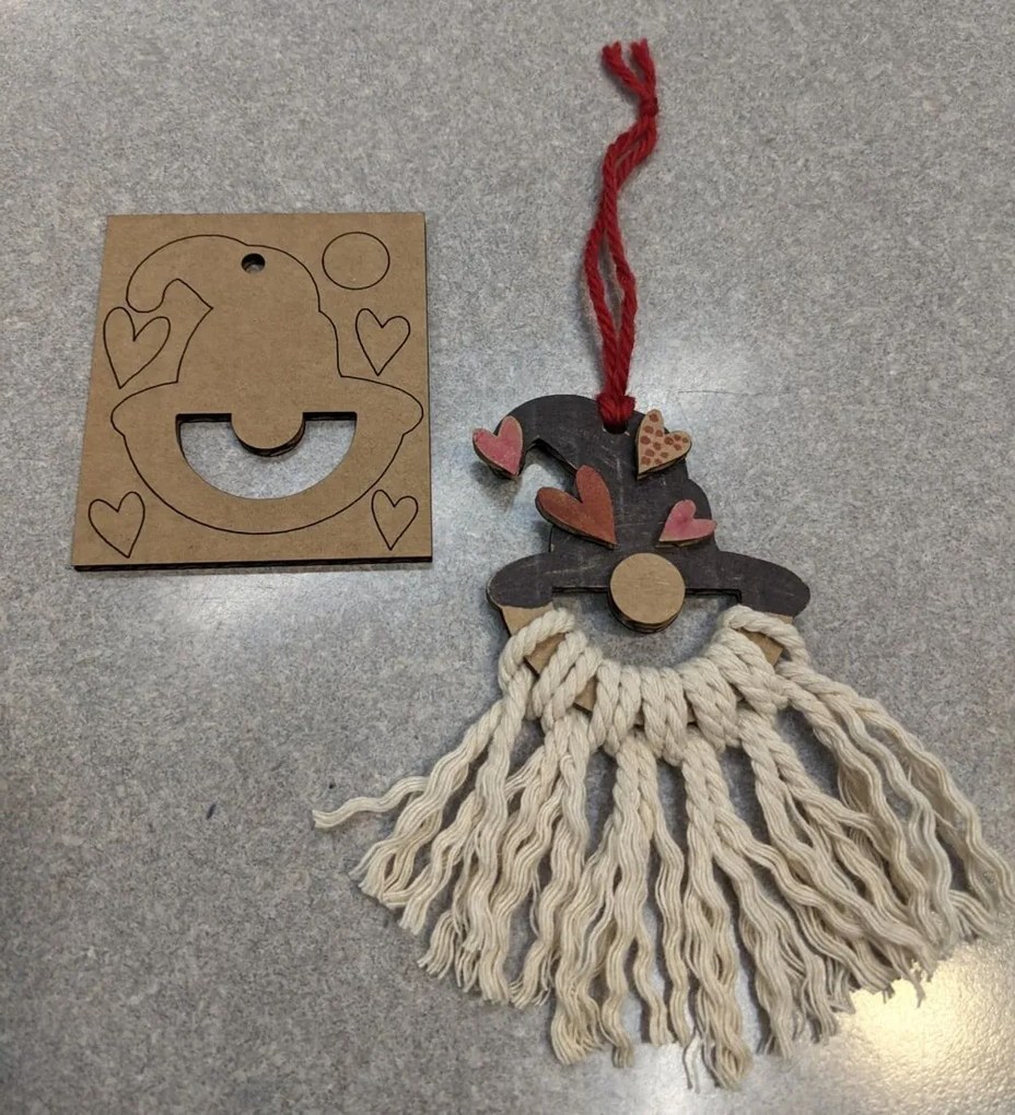 Intra απο ξύλο plywood 3mm-4mm πάχος - Macrame Valentine’s Gnome Δίασταση 30x30 cm Intraeaxys-p7ymn227