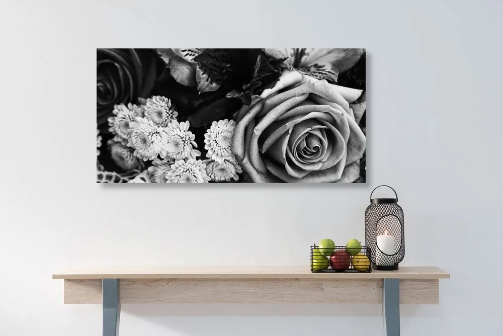 Μπουκέτο με τριαντάφυλλα σε ρετρό στυλ σε ασπρόμαυρο σχέδιο