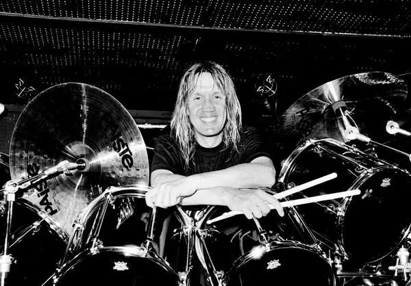 Φωτογραφία Nicko McBrain