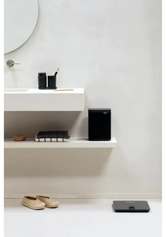 Κάδος απορριμμάτων Brabantia Bo Small 4L, Ομαλό και αθόρυβο άνοιγμα,Αντιολισθητική βάση, Μαύρο