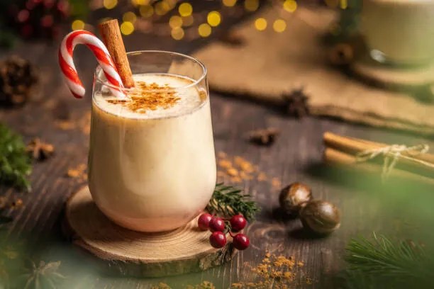 Εικονογράφηση Eggnog with spicy cinnamon.Christmas and winter, Weedezign