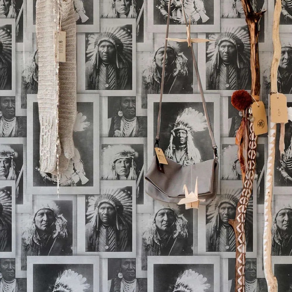 Ταπετσαρία Indian Chiefs WP20072 Black-White-Grey MindTheGap 52x300cm