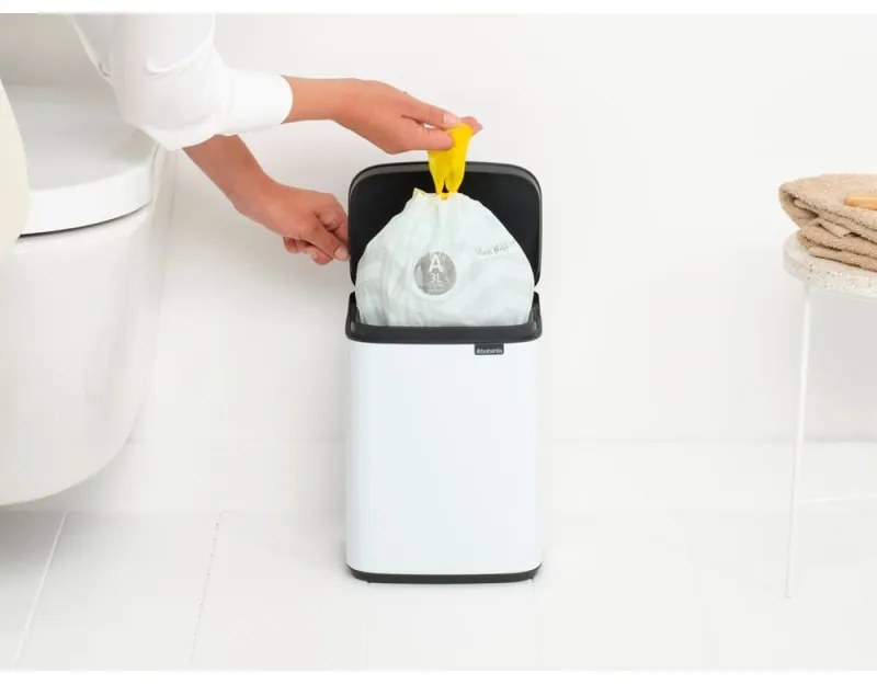 Κάδος Brabantia Bo Small 1006621, 4 L, Ομαλό και αθόρυβο άνοιγμα, Αντιολισθητική βάση, Λευκό