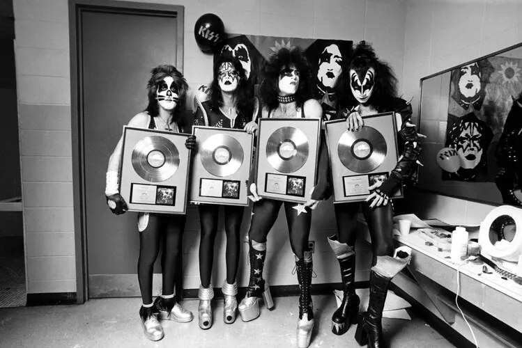 Φωτογραφία Peter Criss, Ace Frehley, Paul Stanley, Gene Simmons - KISS, Fin Costello