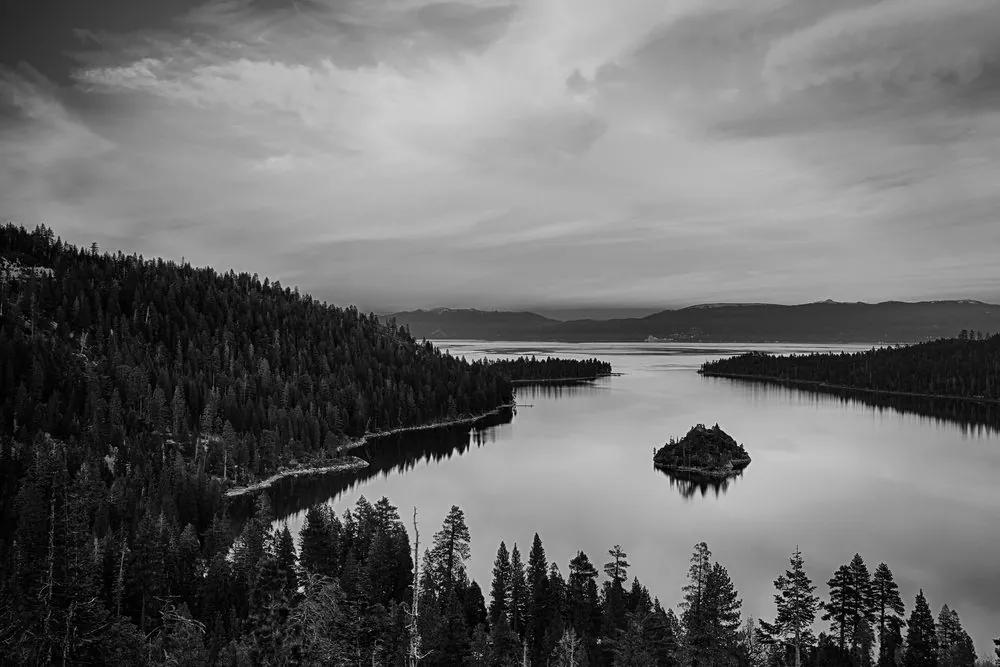 Εικόνα της λίμνης στο ηλιοβασίλεμα σε μαύρο και άσπρο - 60x40