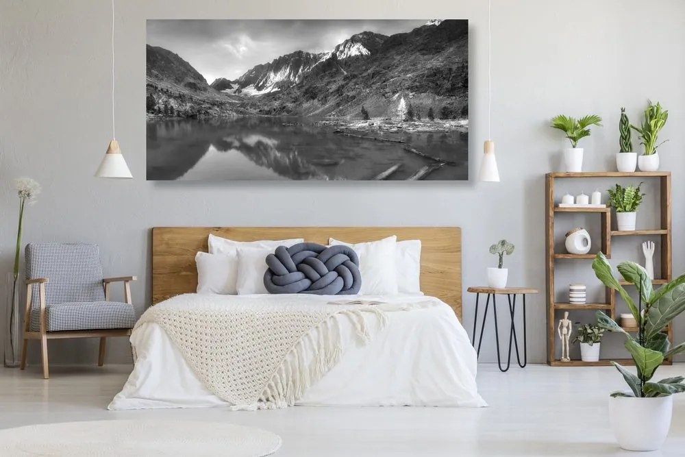 Απεικονίστε μεγαλοπρεπή βουνά σε μαύρο και άσπρο - 100x50