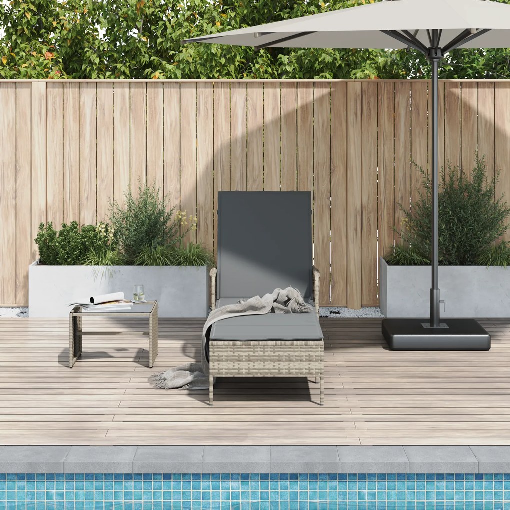 vidaXL Ξαπλώστρα Ανοιχτό γκρι PE Ρατάν 157 x 55 x 92 εκ. Αναδιπλούμενη