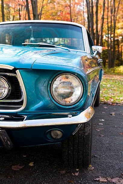 Εικονογράφηση Old Blue Car Close-Up, MathieuViennet