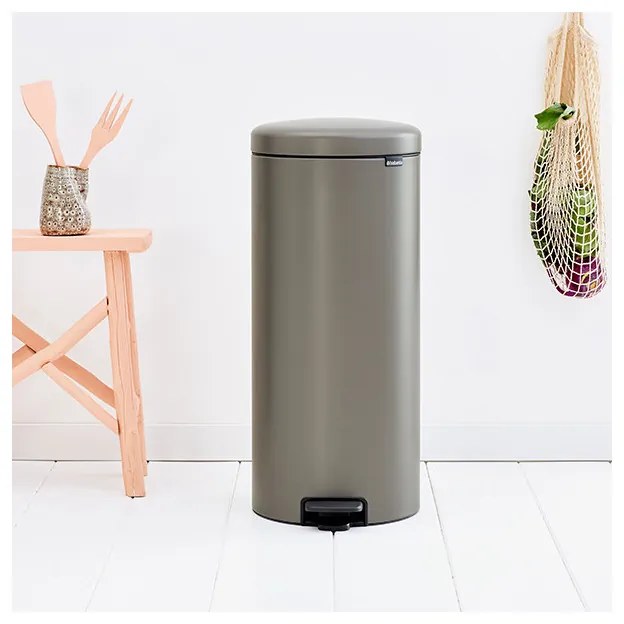 Κάδος με πεντάλ Brabantia NewIcon 649057, 30 l, Εύκολο κλείσιμο, Αντιολισθητική βάση, Γκρι