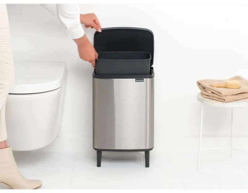 Κάδος Brabantia Bo Small Hi 1006650, 12 l, Ομαλό και αθόρυβο άνοιγμα, Αντιολισθητική βάση, Ανθεκτικό στα δακτυλικά αποτυπώματα, Inox