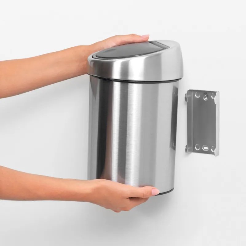 Κάδος Brabantia Touch Bin 647210, 3 L, Ομαλό και αθόρυβο άνοιγμα, Επιτοίχια τοποθέτηση, Λαμπερό ανοξείδωτο ατσάλι