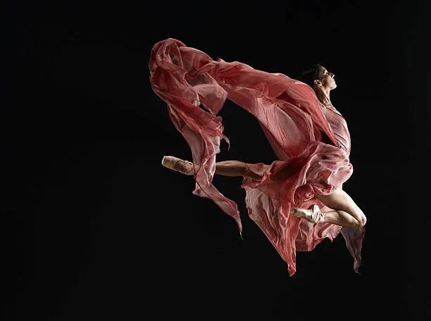 Φωτογραφία Ballet dancer wearing flowing dress in, Ryan McVay