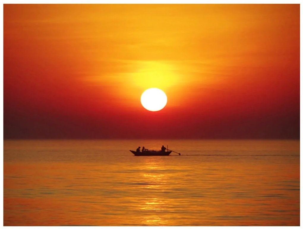 Φωτοταπετσαρία - Sunset with fishing boat 250x193