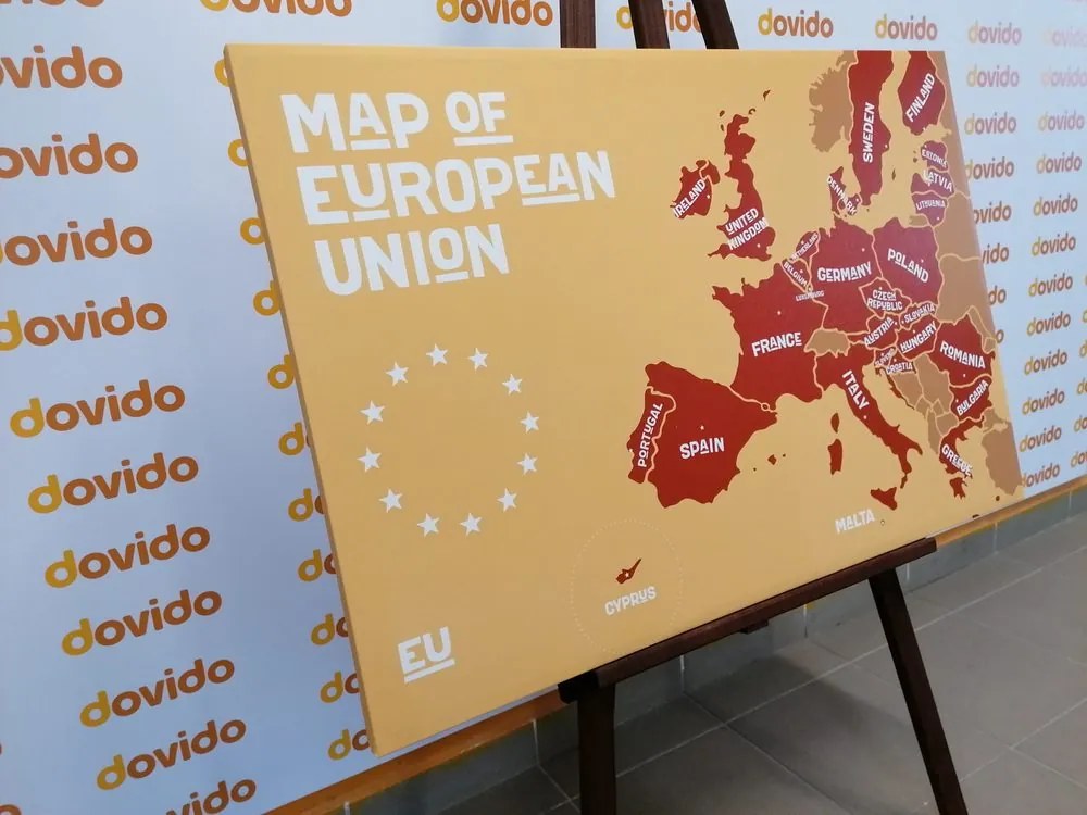 Εικόνα στον εκπαιδευτικό χάρτη από φελλό με ονόματα χωρών της ΕΕ σε αποχρώσεις του καφέ - 120x80 color mix