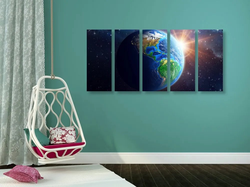 Εικόνα 5 τμημάτων μπλε πλανήτη Γη