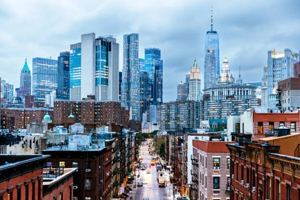 Φωτογραφία Illuminated Manhattan Financial District skyscrapers seen, Alexander Spatari