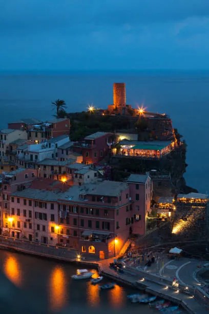 Φωτογραφία Vernazza village lights; Cinque Terre, Its;y, liquid-studios