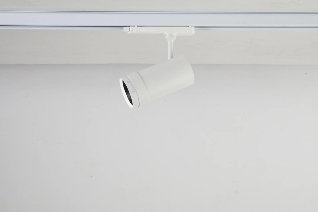 ZUMO-SP-30W-WH-3PH ZUMO SPOTLIGHT 30W WHITE ZOOMABLE 3PHASE 7.8x16x23cm 220-240V KGP DRIVER COB - 77-9118