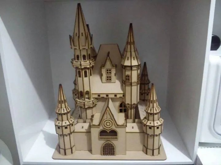 Intra απο ξύλο plywood 3mm-4mm πάχος - Disney Castle 3D παζλ Δίασταση 30x30 cm Intraeaxys-6o3y5837