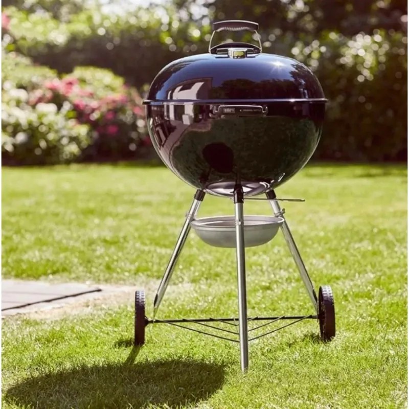 Ψησταριά κάρβουνο Weber Classic Kettle 1341504, 57 cm, Εμαγιέ ατσάλι, Ρυθμιστής αέρα, 2 ρόδες, 2 μη θερμαντικές λαβές, Θερμόμετρο, Μαύρο