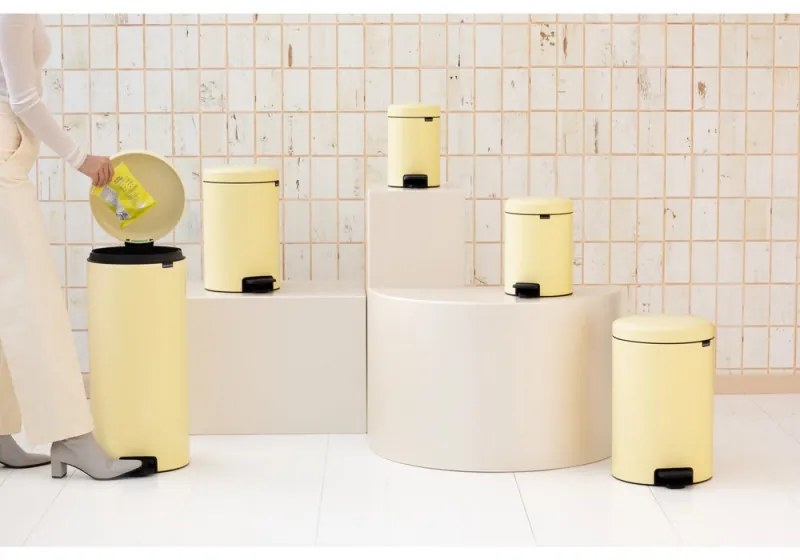 Κάδος απορριμμάτων με πεντάλ Brabantia NewIcon 1008844, 12 L, Ομαλό κλείσιμο, Αντιολισθητική βάση, Κίτρινο