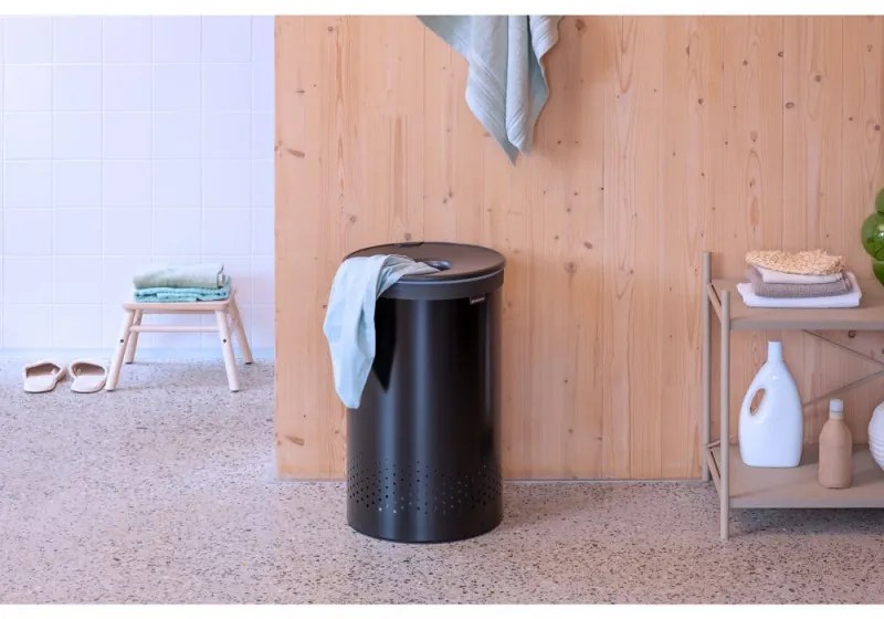 Brabantia 1008918 Καλάθι πλυντηρίου, 60 L, πλαστικό καπάκι, πλήρωση χωρίς άνοιγμα, οπές εξαερισμού, μαύρο