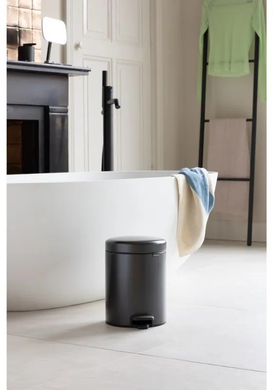 Κάδος απορριμμάτων με πεντάλ Brabantia NewIcon 1008838, 5 L, Ομαλό κλείσιμο, Αντιολισθητική βάση, Σκούρο γκρι