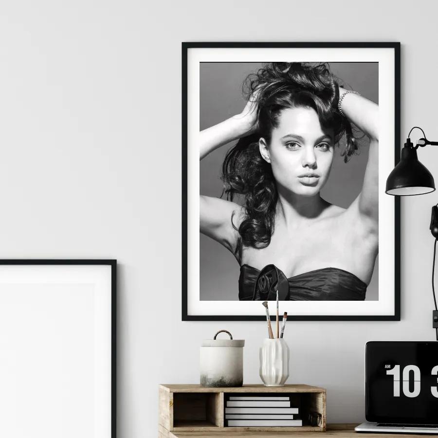 Πόστερ &amp; Κάδρο Angelina Jolie PRT057 22x31cm Μαύρο Ξύλινο Κάδρο (με πόστερ)