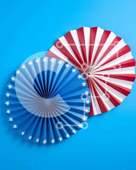 Intra Συλλεκτικό Ξύλινο Παζλ Plywood  4mm - Patriotic Paper Fans Σε Ξύλινο Κουτί - Διαστάσεις Puzzle: 10x10 cm – 25 κομμάτια