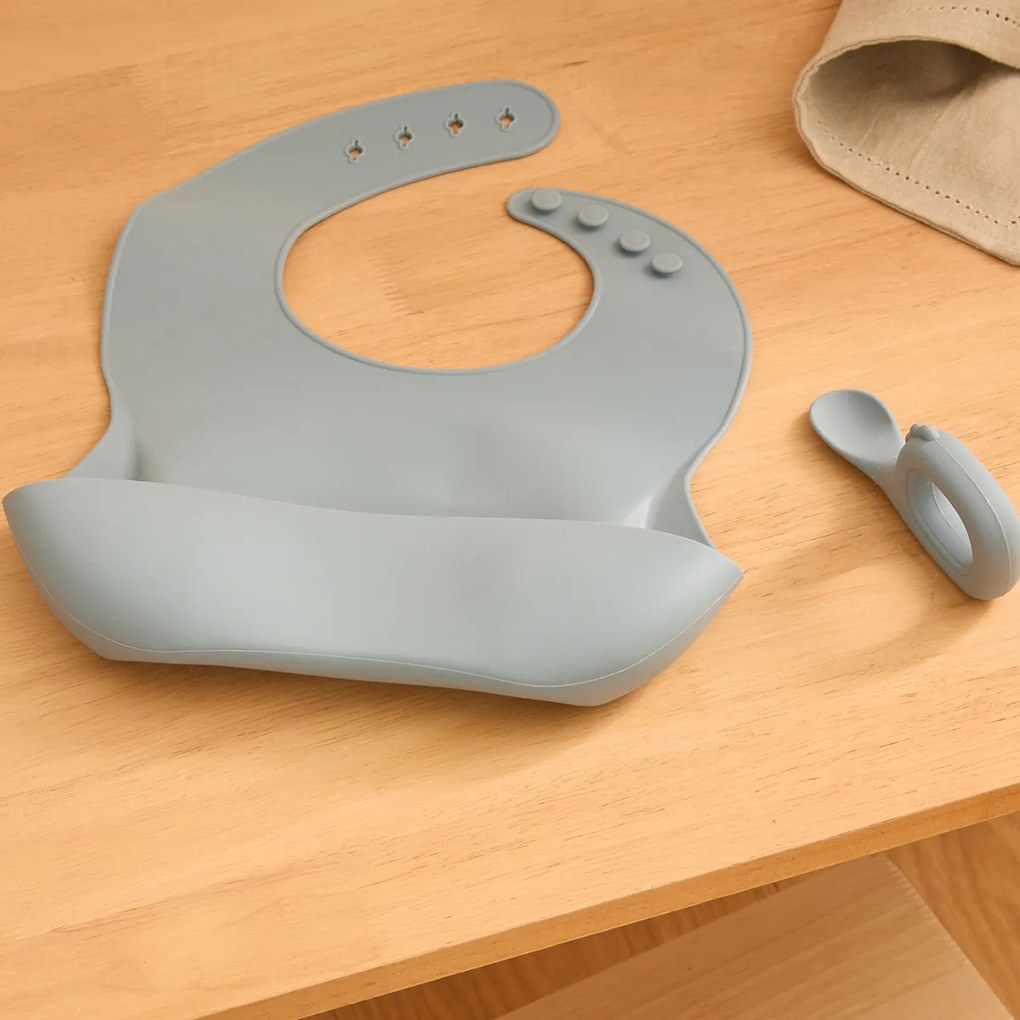 Σαλιάρα Σιλικόνης 6+ Μηνών (22x2x26) &amp; Κουτάλι Σετ 2τμχ A-S Yum Blue 211062B