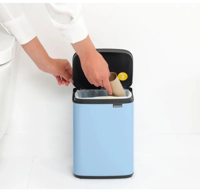 Κάδος Brabantia Bo Small 1006626, 4 L, Ομαλό και αθόρυβο άνοιγμα, Αντιολισθητική βάση, Μπλε ανοιχτόχρωμο