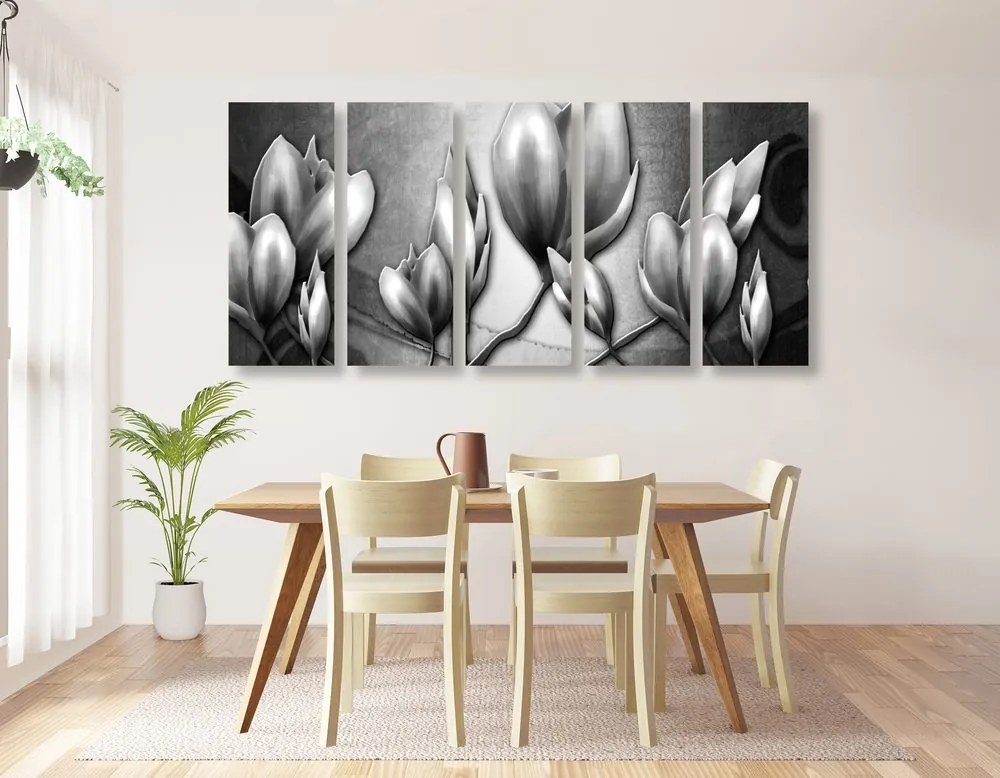 Λουλούδια με 5 μέρη εικόνα σε έθνο στυλ σε μαύρο & άσπρο