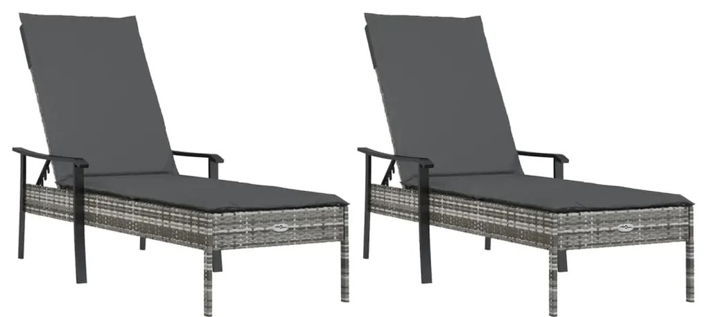 vidaXL Ξαπλώστρες 2 τεμ. Γκρι Συνθετικό Ρατάν με Τραπέζι / Μαξιλάρια