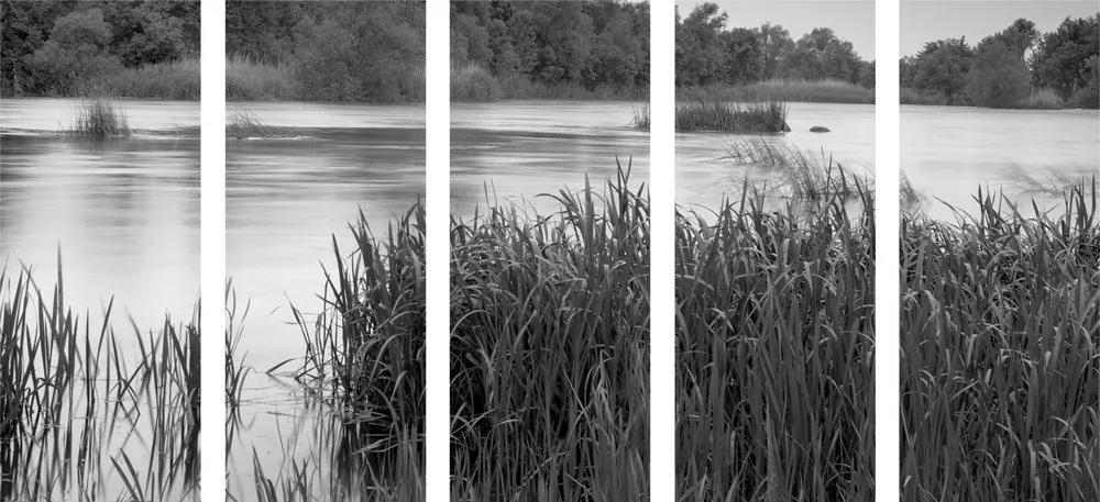 Εικόνα 5 μερών της ανατολής πάνω από τη λίμνη σε ασπρόμαυρο - 100x50