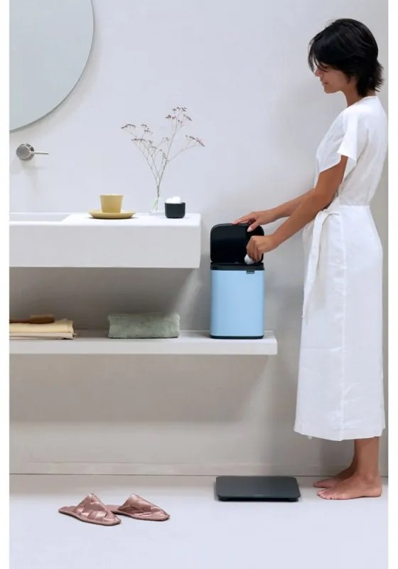 Κάδος Brabantia Bo Small 1006626, 4 L, Ομαλό και αθόρυβο άνοιγμα, Αντιολισθητική βάση, Μπλε ανοιχτόχρωμο