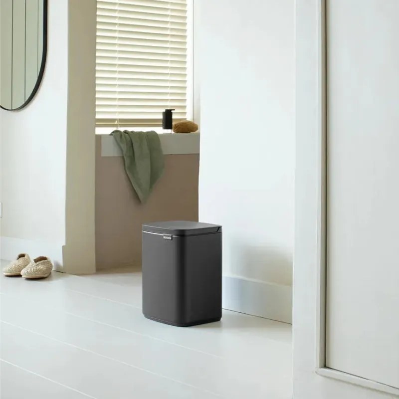 Κάδος απορριμμάτων Brabantia Bo Small 4L, Ομαλό και αθόρυβο άνοιγμα,Αντιολισθητική βάση, Μαύρο