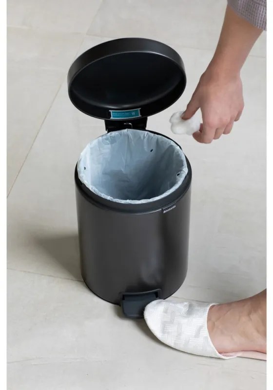 Κάδος απορριμμάτων με πεντάλ Brabantia NewIcon 1008838, 5 L, Ομαλό κλείσιμο, Αντιολισθητική βάση, Σκούρο γκρι