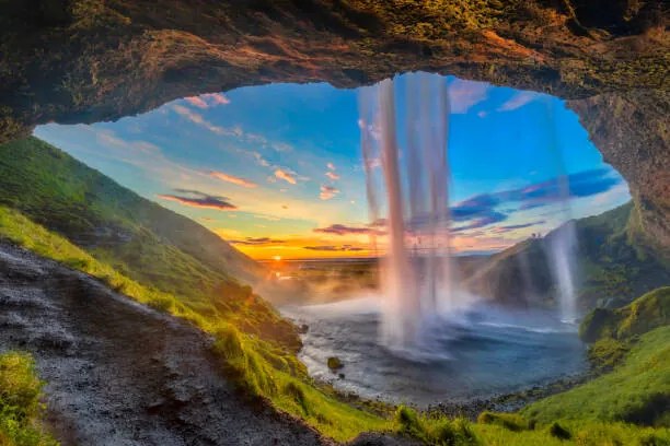 Φωτογραφία Behind the waterfall - Seljalandsfoss Waterfall, DieterMeyrl