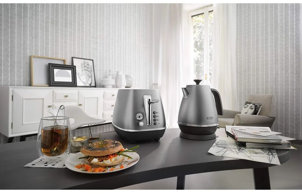 Βραστήρας DeLonghi KBI2001.S 2000 W 1,7 L Ασημί Xρώμιο Μέταλλο