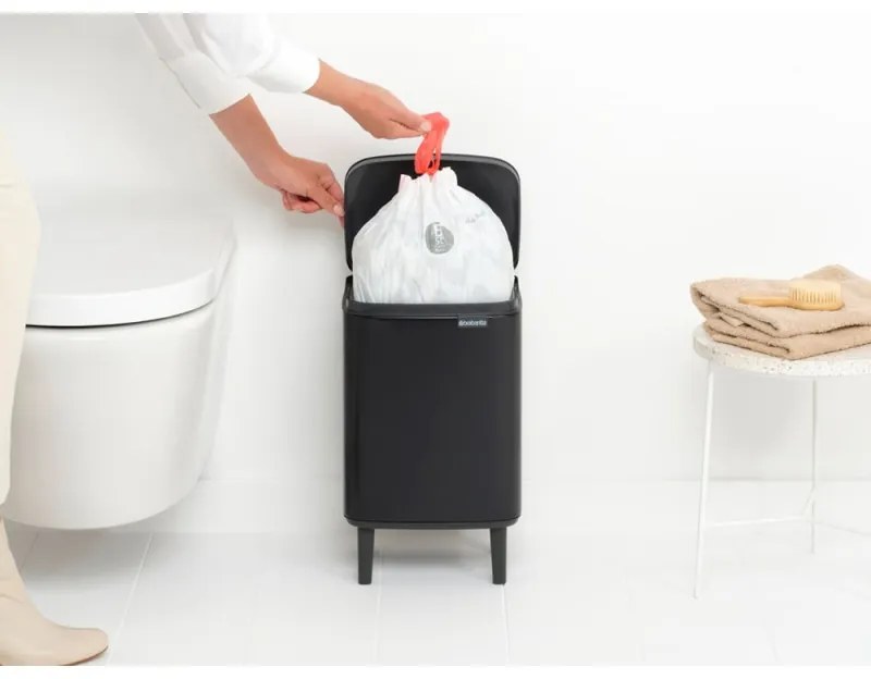 Κάδος Brabantia Bo Small Hi 1006645, 7 L, Αυξημένος, Ομαλό και αθόρυβο άνοιγμα, Αντιολισθητική βάση, Μαύρο