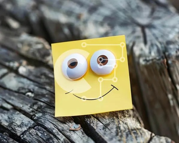 Intra Συλλεκτικό Ξύλινο Παζλ Plywood 4mm - Κίτρινο Post-it Note με μάτια σε ξύλινη επιφάνεια Σε Ξύλινο Κουτί - Διαστάσεις: 10x10 cm – 25 κομμάτια