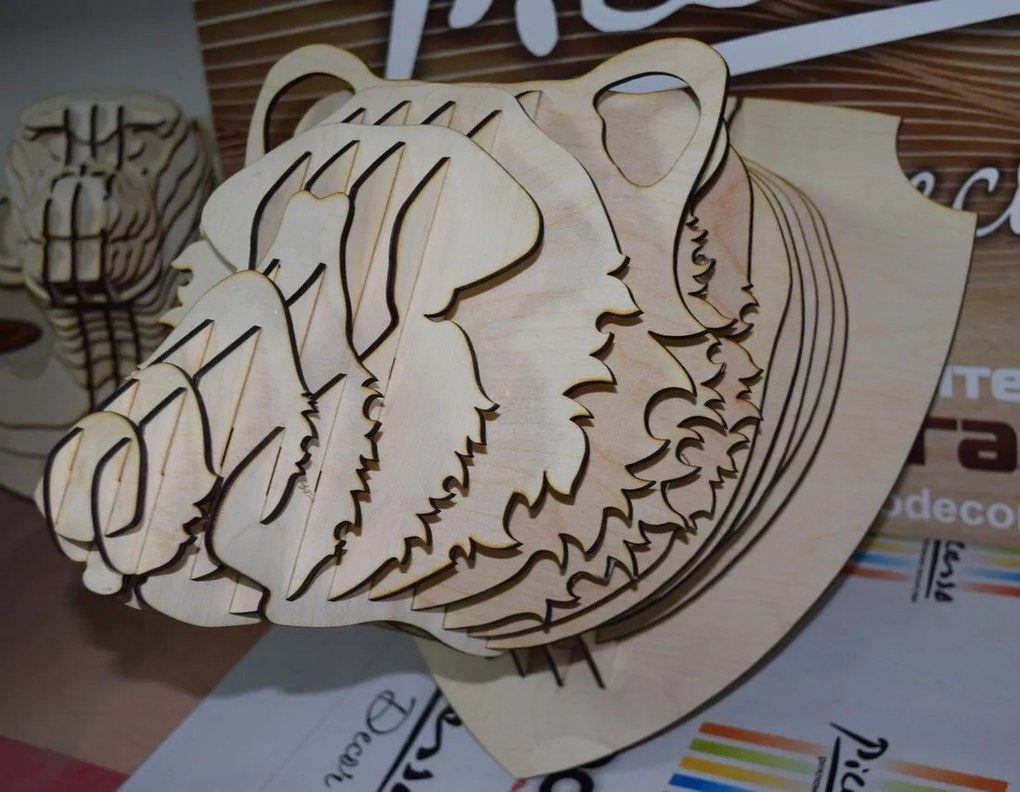 Intra απο ξύλο plywood 3mm-4mm πάχος - Διακόσμηση τοίχου κεφαλιού άγριας αρκούδας Δίασταση 30x30 cm Intraeaxys-d1lvl5po