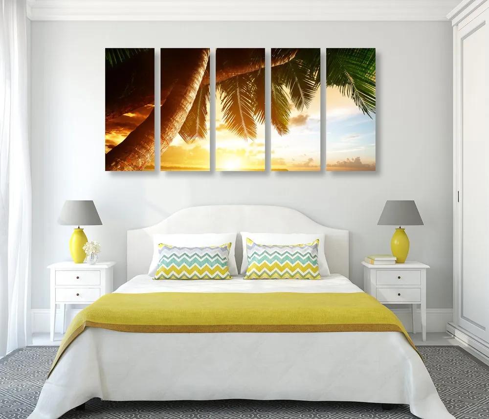 Εικόνα 5 μερών μιας ανατολής σε μια παραλία της Καραϊβικής - 200x100