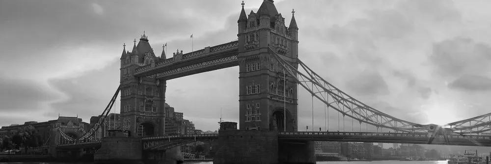 Picture Tower Bridge στο Λονδίνο σε ασπρόμαυρο - 150x50
