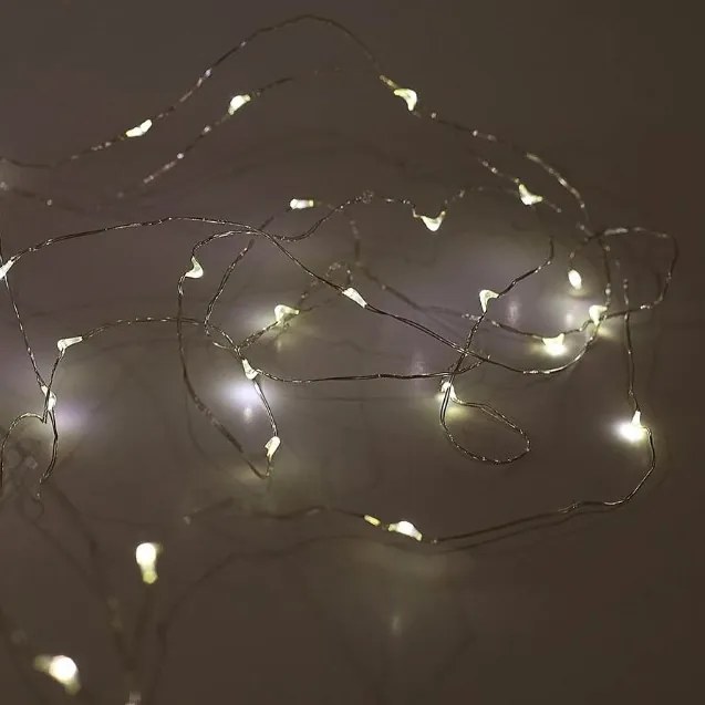 Vetur Σειρά 100 LED Ενδιάμεσο Λευκό 10m Timer Ασημί Σύρμα IP44 Μπαταρίας 9780703
