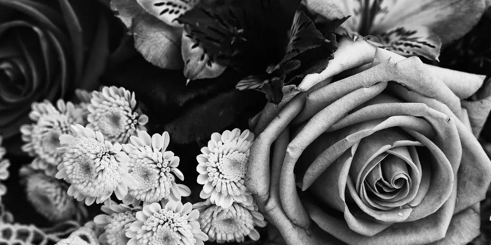 Μπουκέτο με τριαντάφυλλα σε ρετρό στυλ σε ασπρόμαυρο σχέδιο