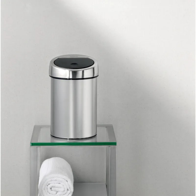 Κάδος Brabantia Touch Bin 647217, 3 L, Ομαλό και αθόρυβο άνοιγμα, Επιτοίχια τοποθέτηση, Ανθεκτικός στα δακτυλικά αποτυπώματα, Inox