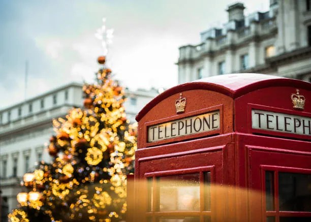 Φωτογραφία An Illuminated Christmas Tree and Red, Tim Grist Photography