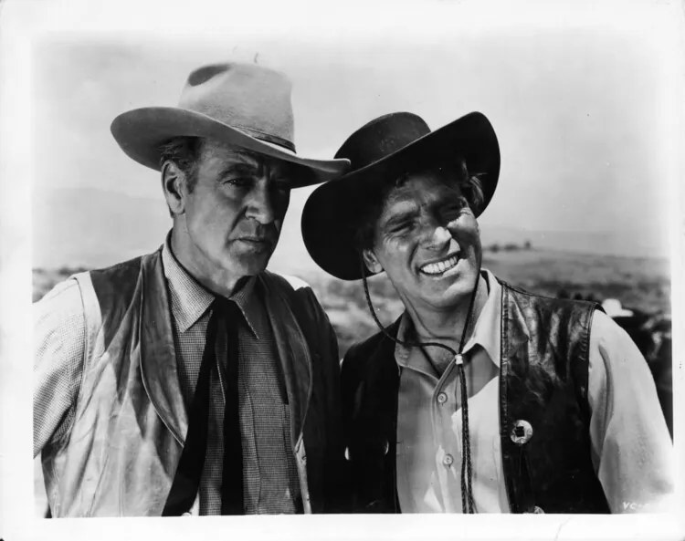 Φωτογραφία Gary Cooper and Burt Lancaster In 'Vera Cruz', Archive Photos